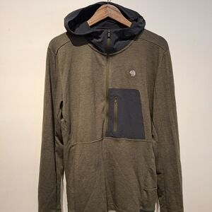 Mountain Hardwear Men's Lightweight Hooded Jacket in Navy with Olive Lining